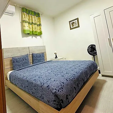 Hostel Charming Episode